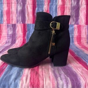 Liz Claiborne Black Ankle closed toe Booties with Gold Buckle size 10 new